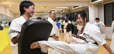 礼儀、マナーで集団行動も。